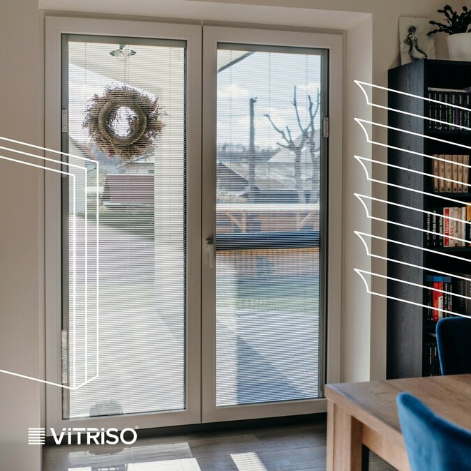 Ovládnite svetlo a čas s integrovanými žalúziami od Vitriso
